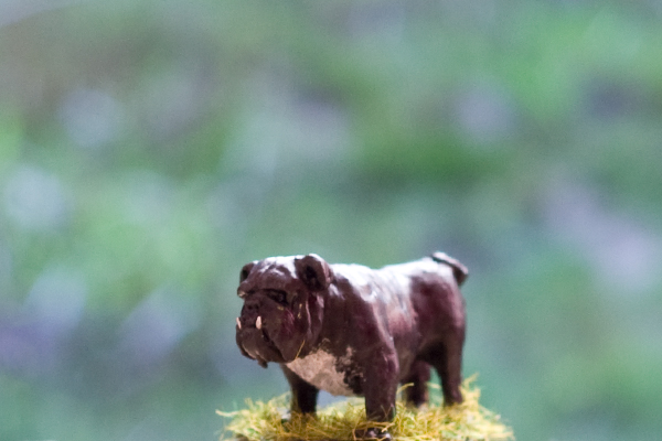 figurine chien bulldog