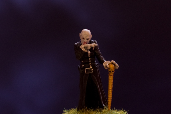 figurine vampire