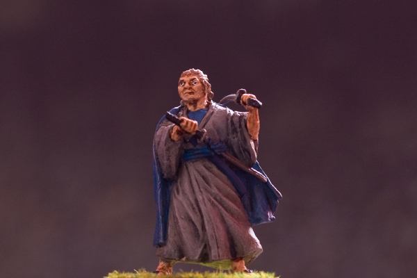 figurine initiate with katana ronin